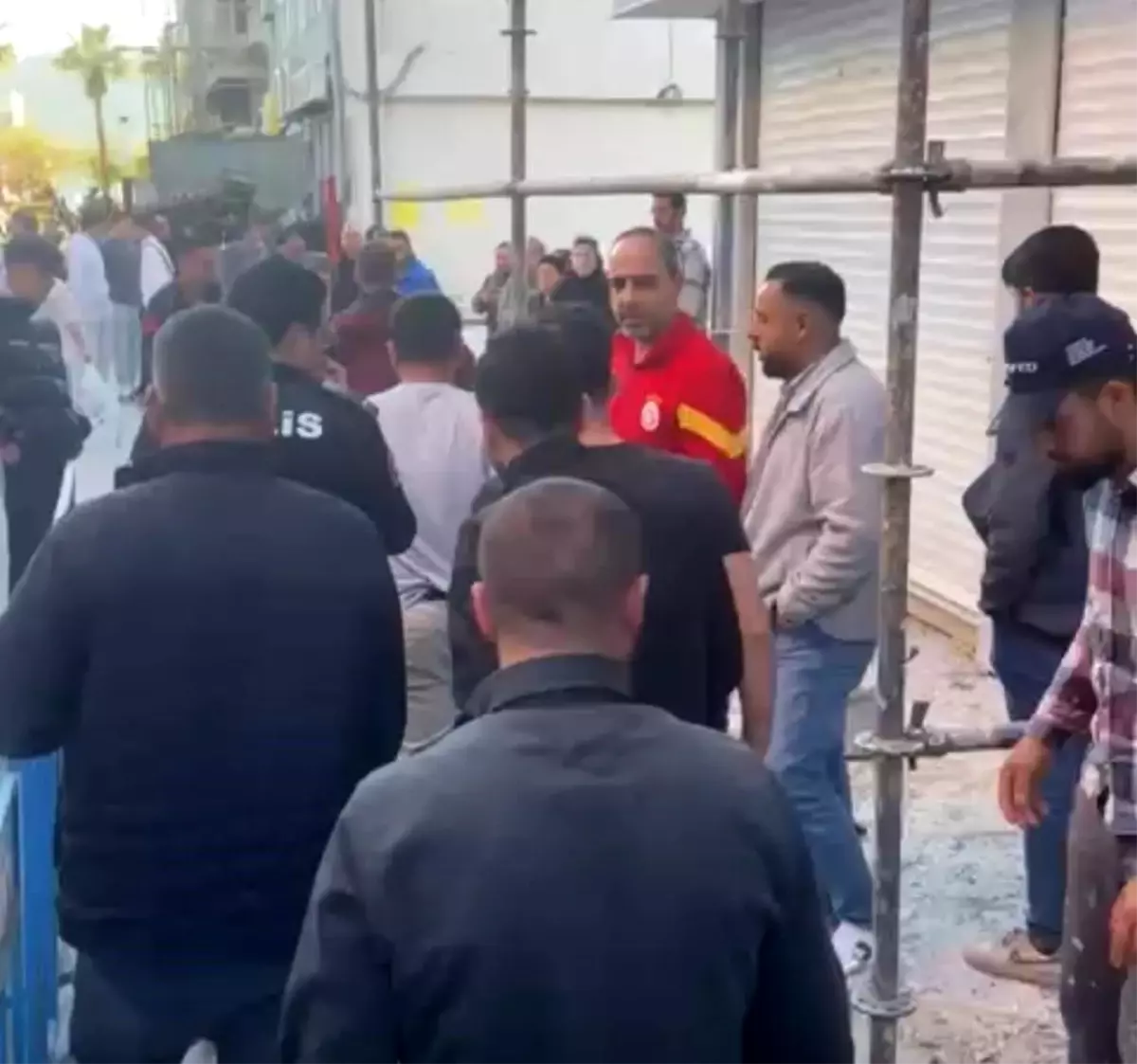 Marmaris’te İş Kazası: Bir İşçi İskeleden Düştü