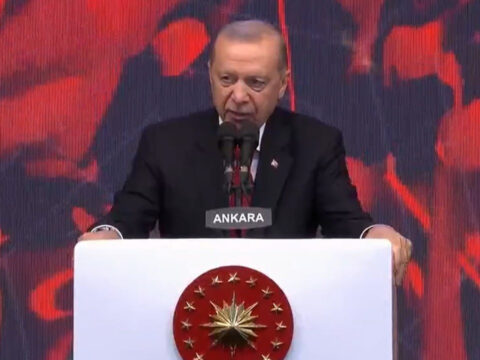 Cumhurbaskani erdogan insan bir kere olur ama adam gibi olur 4MNwJw5g
